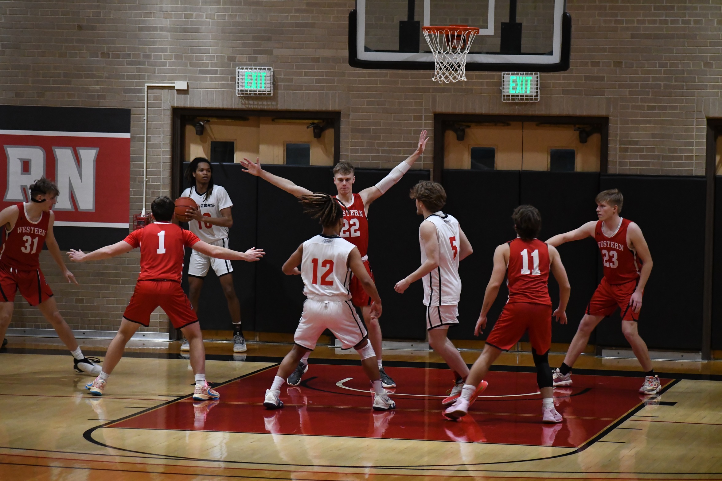 Cavaliers fall to St. Cloud