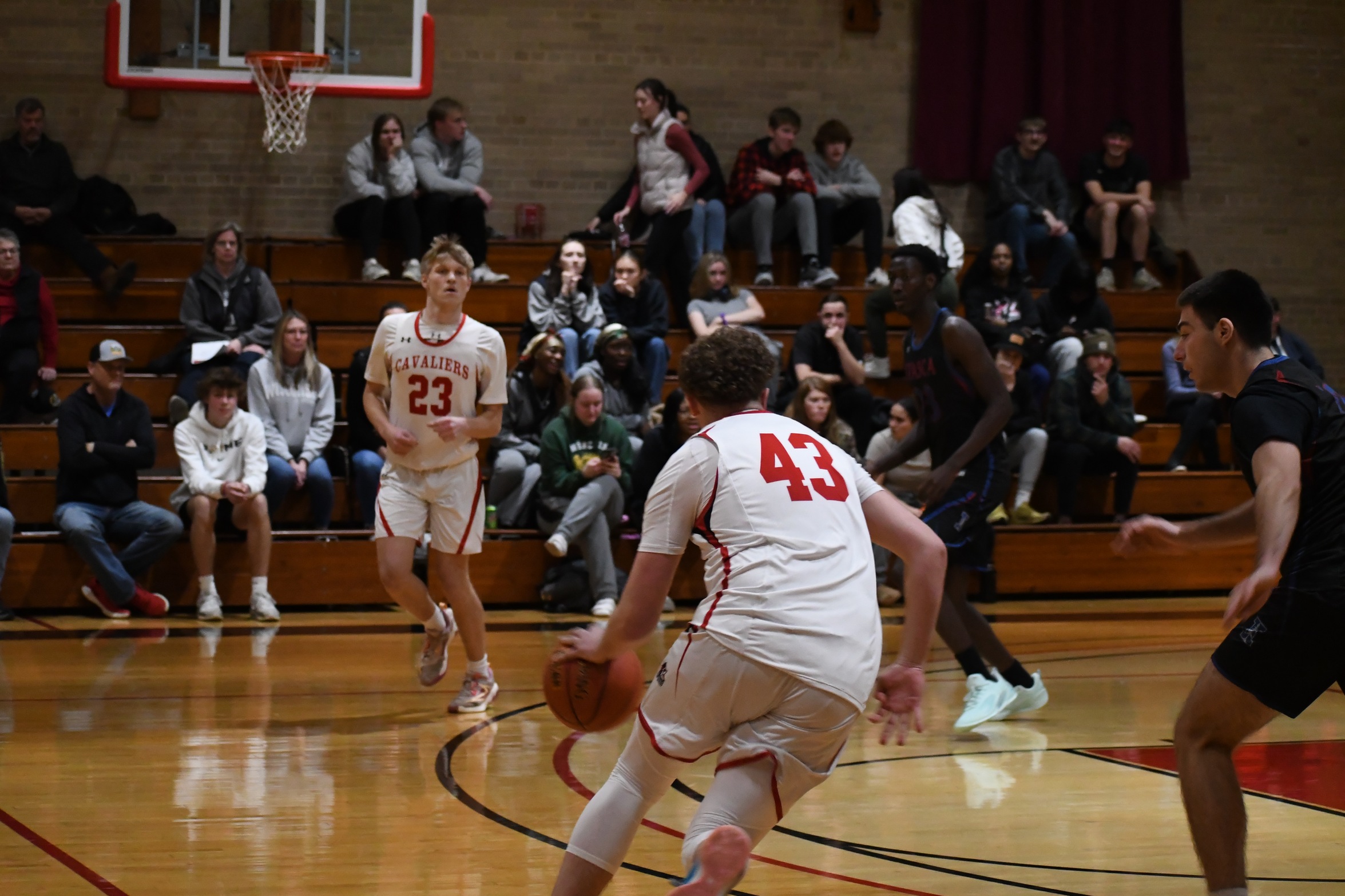 Cavaliers fall to Rainy River