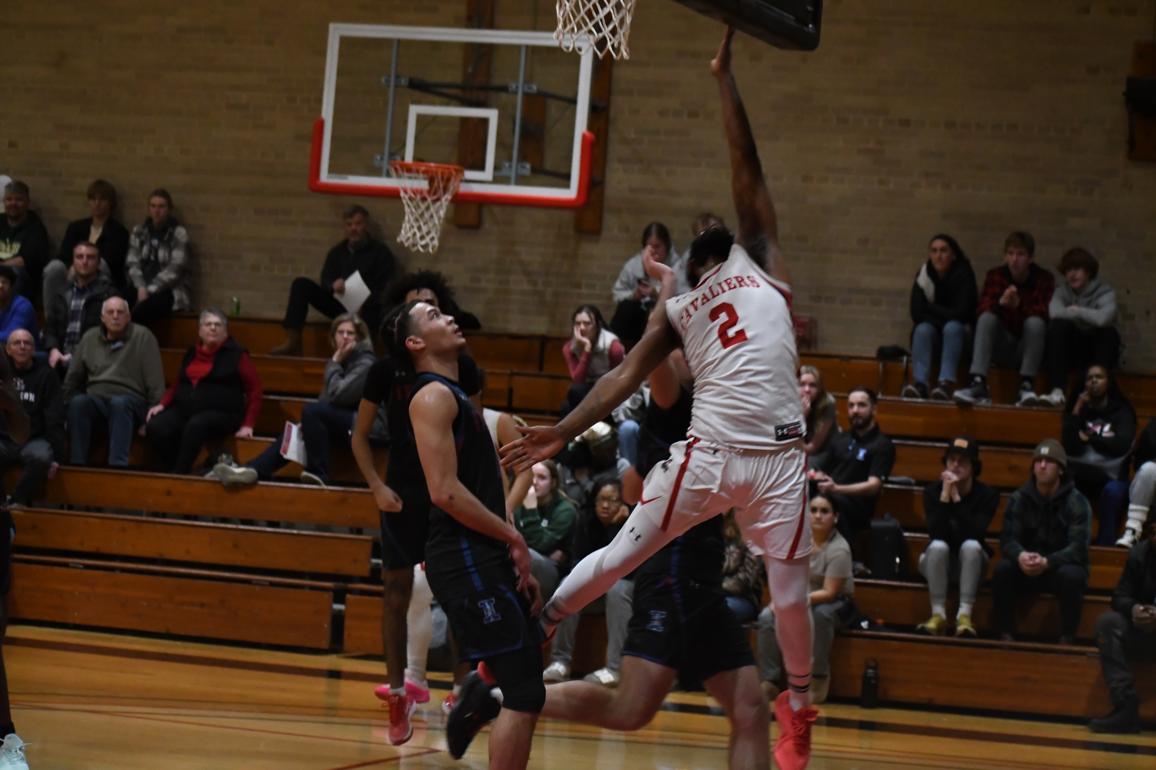 Western battles back to beat Itasca